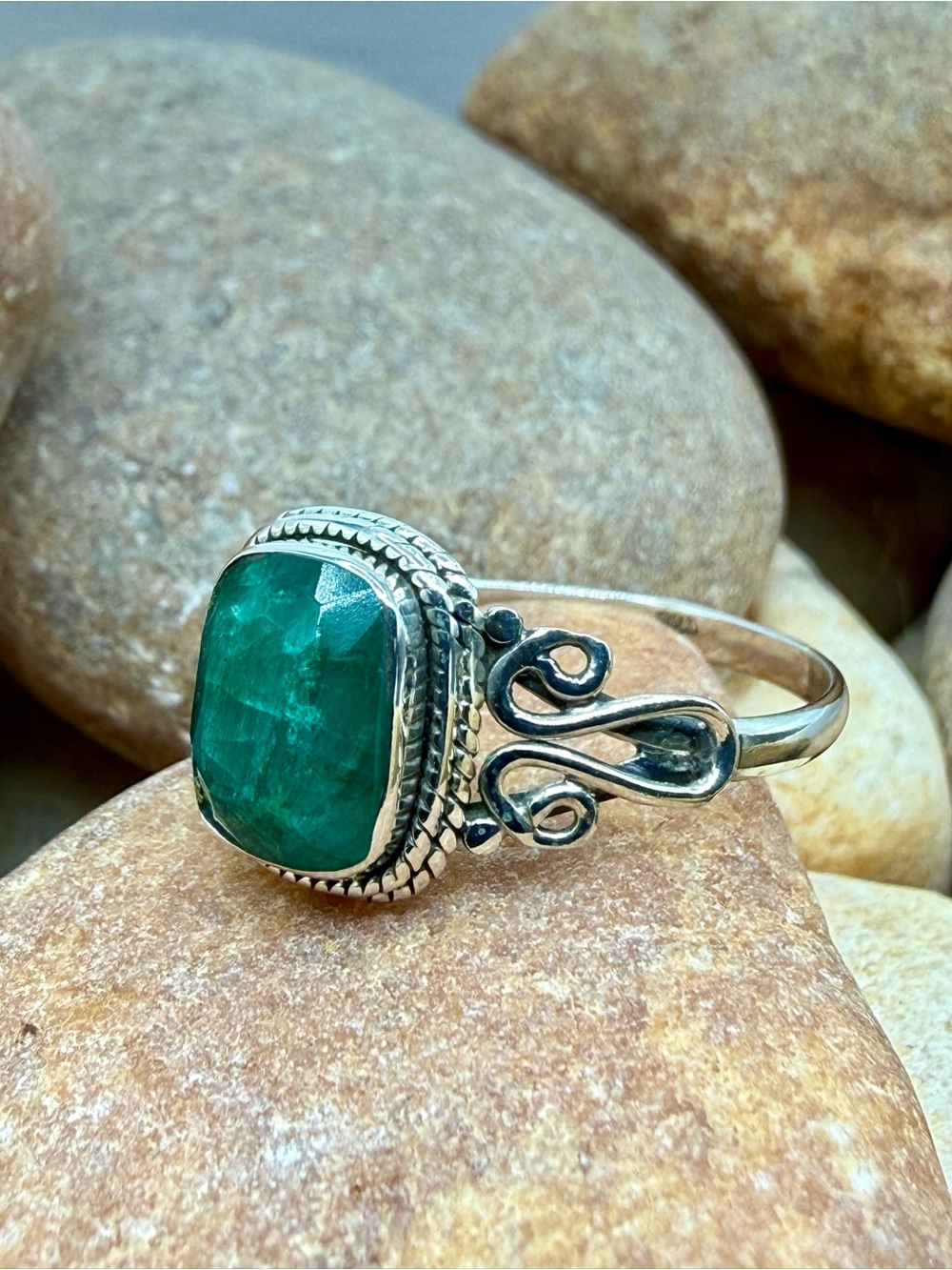 Sterling Silver Emerald Green Gemstone Ring Size9 Signed 925 NWOT Southwest Boho - Picture 5 of 17